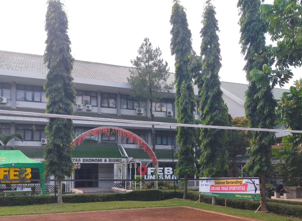 Rektor UNISMA Malang (Prof. Dr. H. Maskuri, M.Si ) Buka Turnamen Bola Volly se&nbsp;Jatim